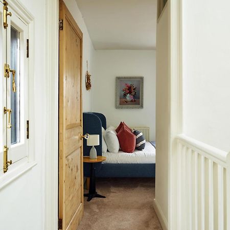 ヘンリー・オン・テムズ Dolls House - Luxury Townhouse *Sleeps 10*ヴィラ エクステリア 写真