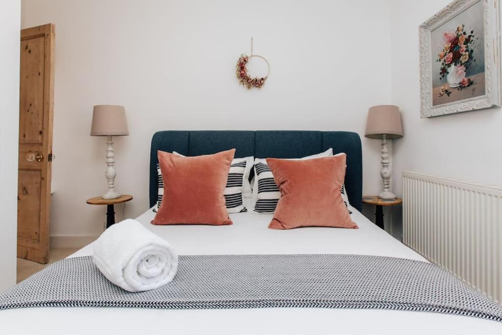 ヘンリー・オン・テムズ Dolls House - Luxury Townhouse *Sleeps 10*ヴィラ エクステリア 写真