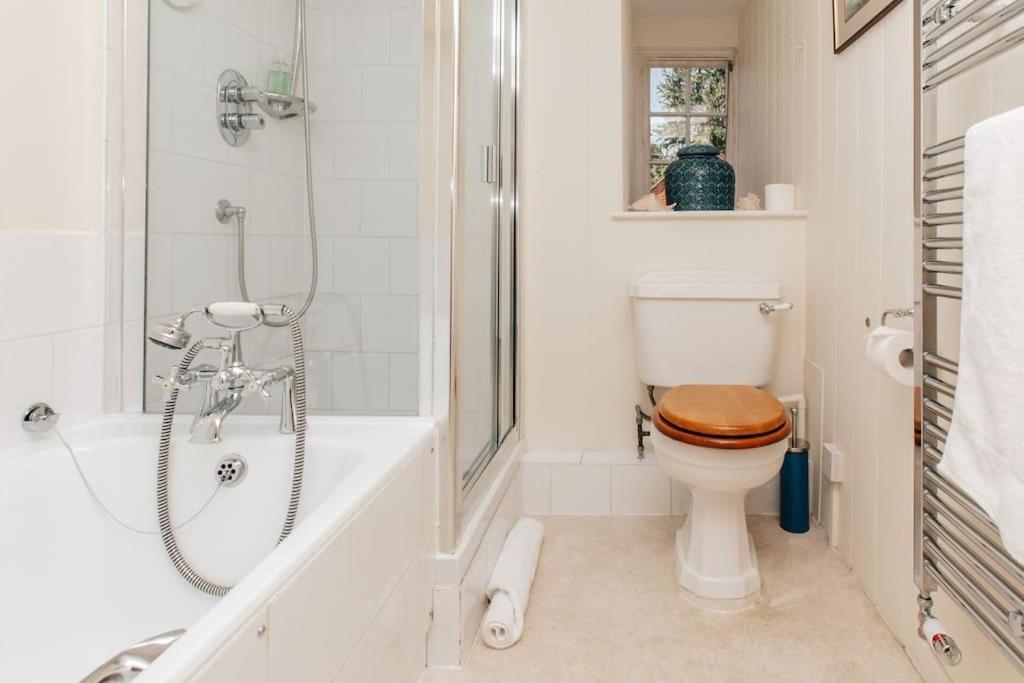 ヘンリー・オン・テムズ Dolls House - Luxury Townhouse *Sleeps 10*ヴィラ エクステリア 写真