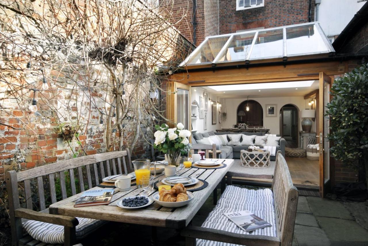 ヘンリー・オン・テムズ Dolls House - Luxury Townhouse *Sleeps 10*ヴィラ エクステリア 写真