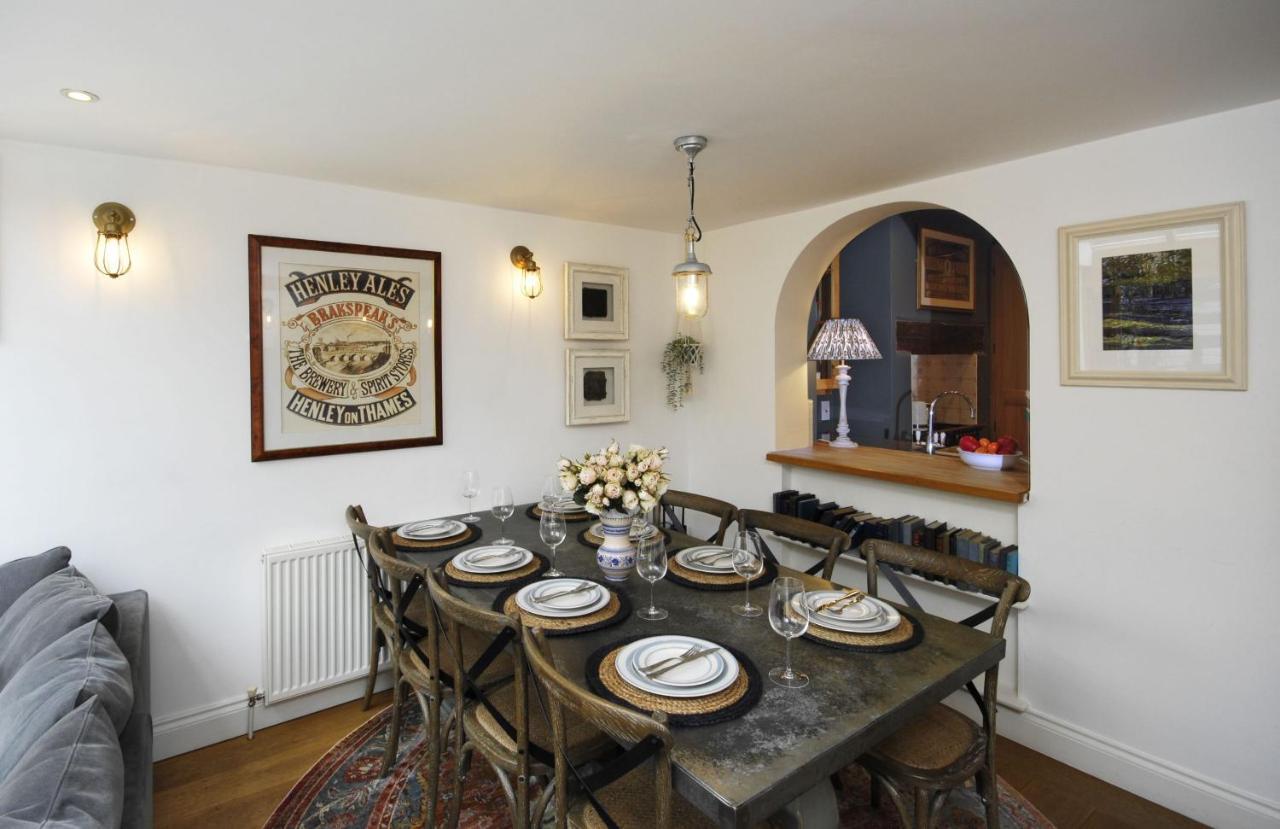 ヘンリー・オン・テムズ Dolls House - Luxury Townhouse *Sleeps 10*ヴィラ エクステリア 写真