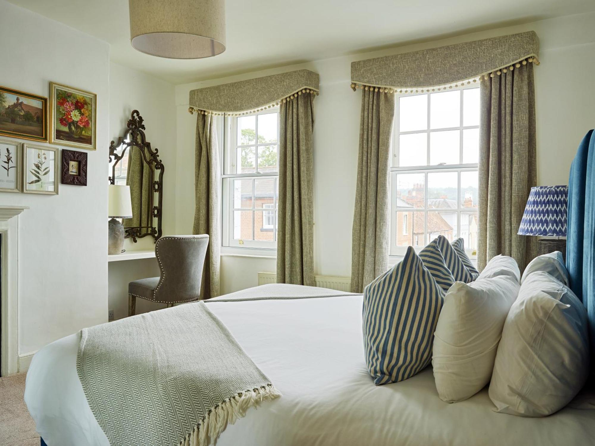 ヘンリー・オン・テムズ Dolls House - Luxury Townhouse *Sleeps 10*ヴィラ エクステリア 写真