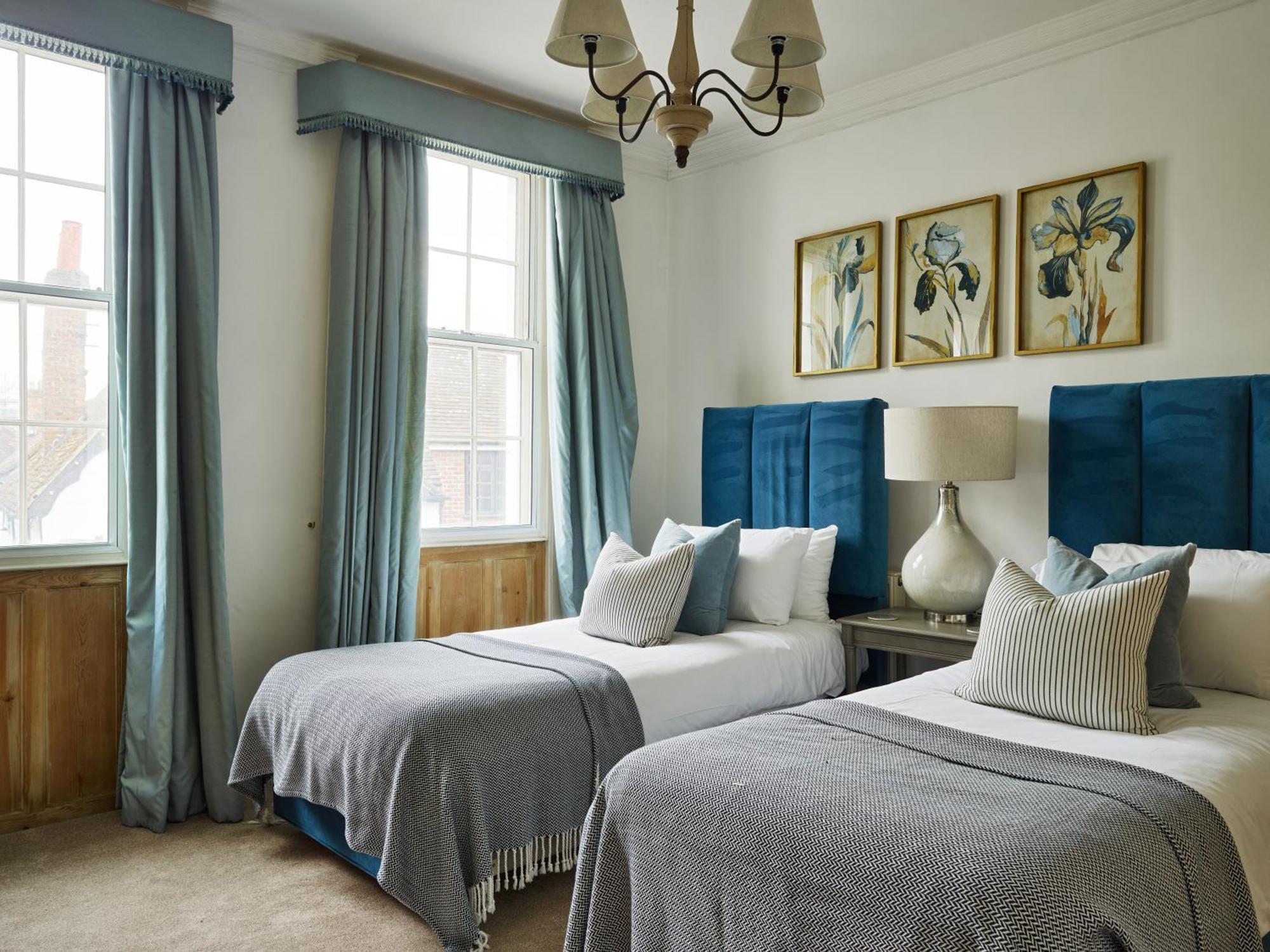 ヘンリー・オン・テムズ Dolls House - Luxury Townhouse *Sleeps 10*ヴィラ エクステリア 写真
