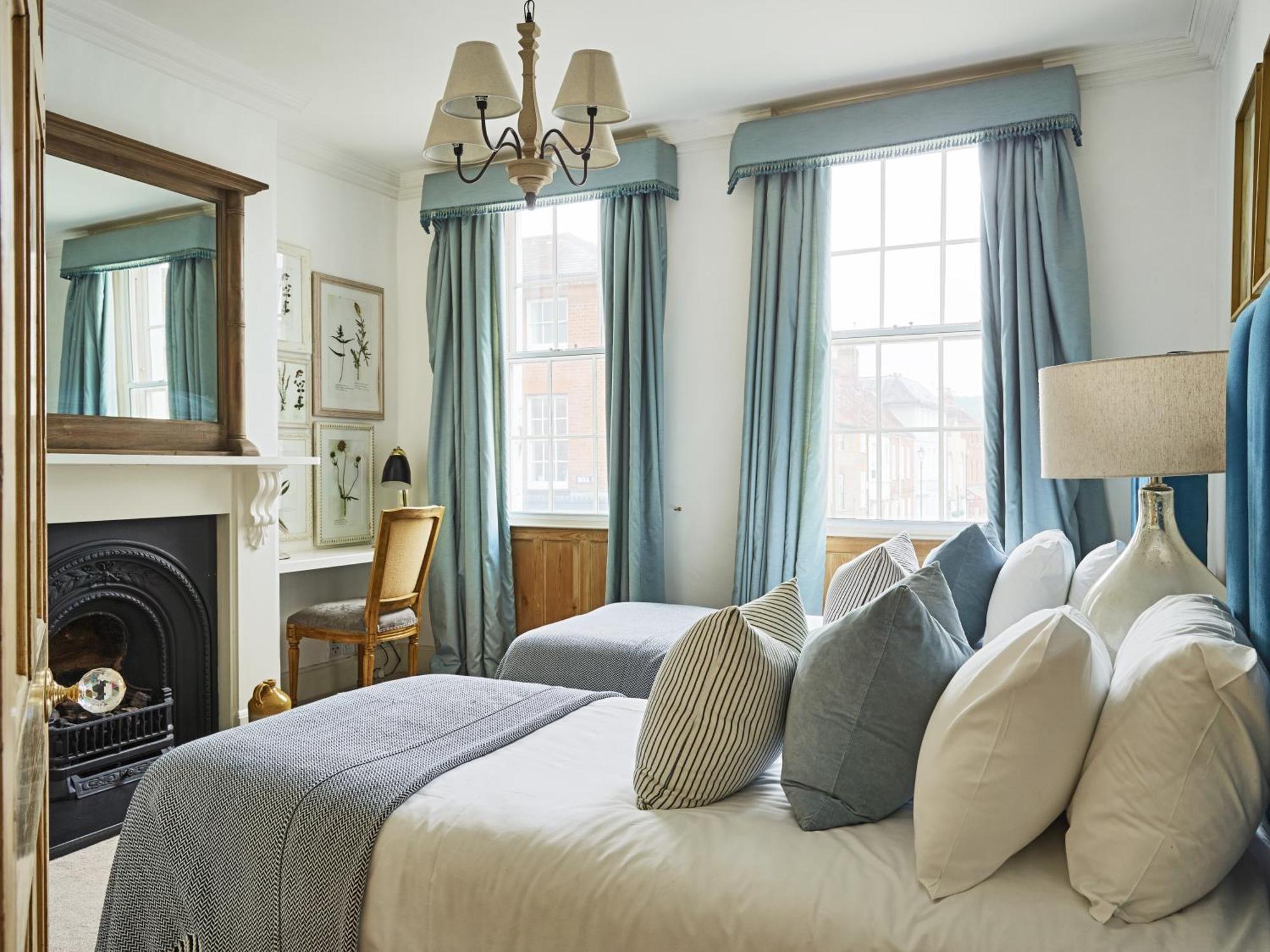 ヘンリー・オン・テムズ Dolls House - Luxury Townhouse *Sleeps 10*ヴィラ エクステリア 写真
