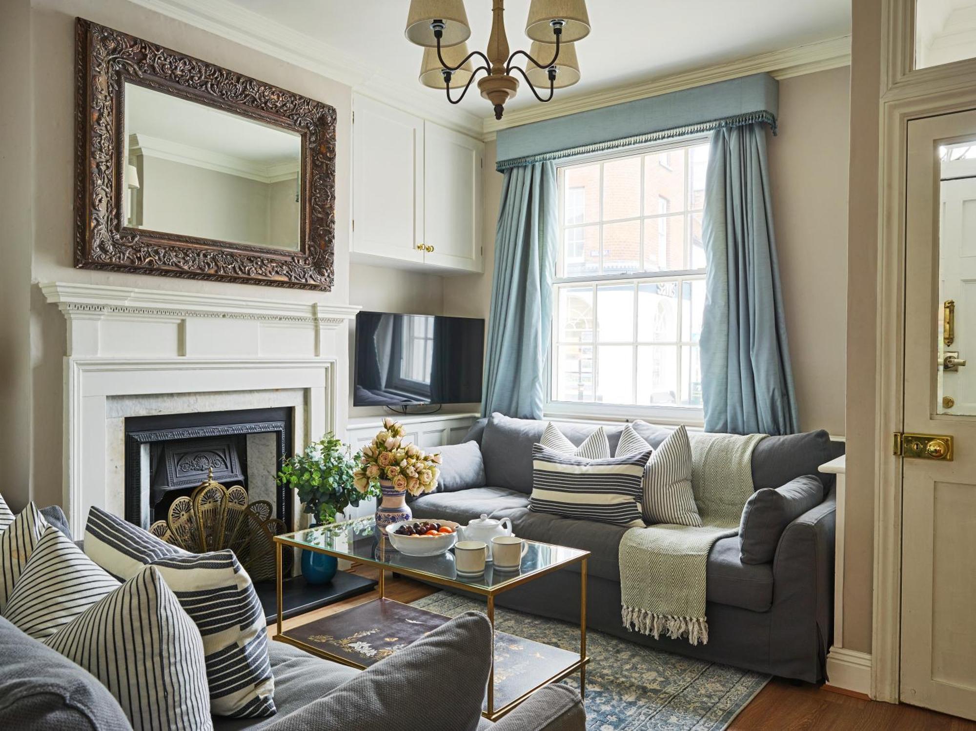 ヘンリー・オン・テムズ Dolls House - Luxury Townhouse *Sleeps 10*ヴィラ エクステリア 写真